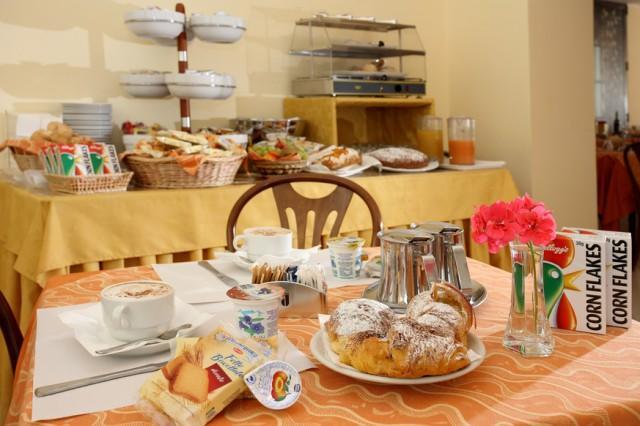 סלסומאג'יורה טרמה Albergo Vittoria מראה חיצוני תמונה