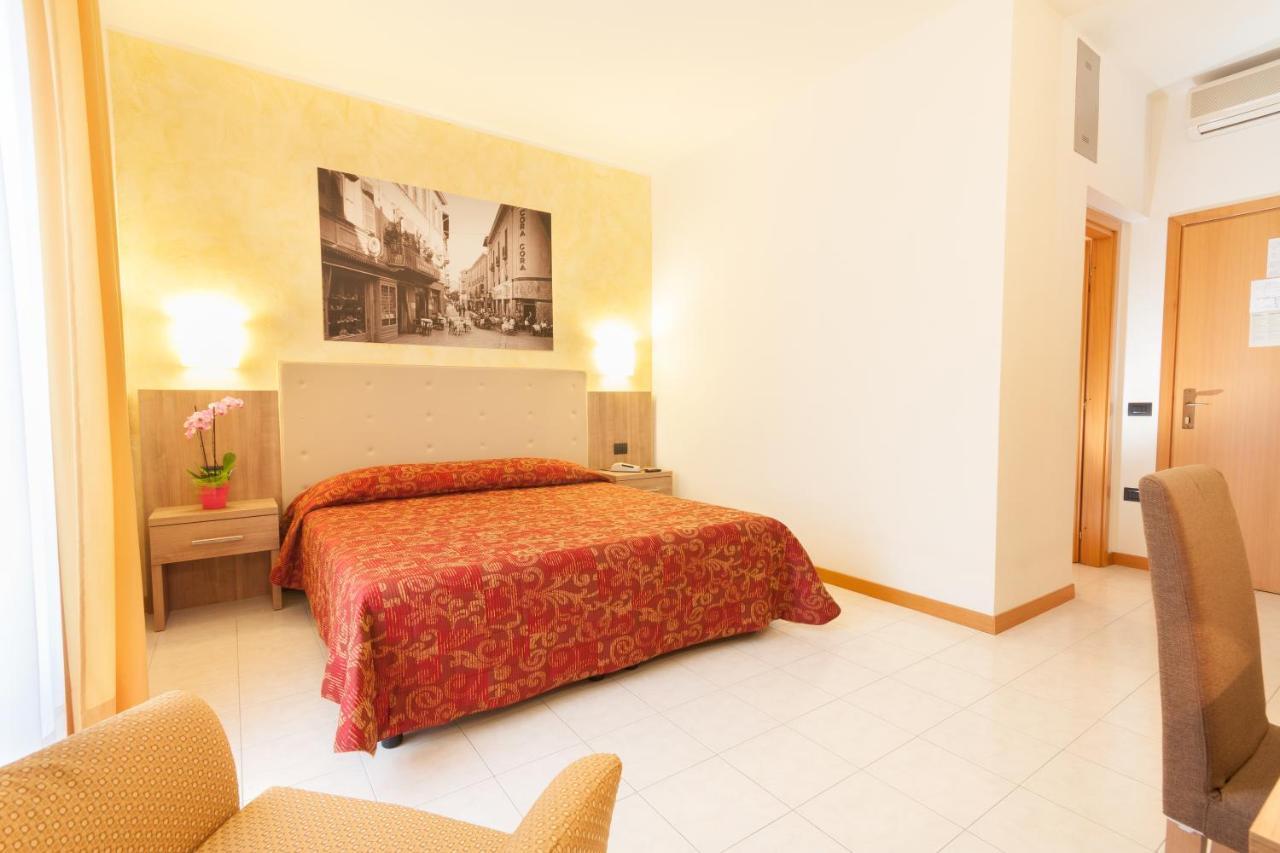 סלסומאג'יורה טרמה Albergo Vittoria מראה חיצוני תמונה