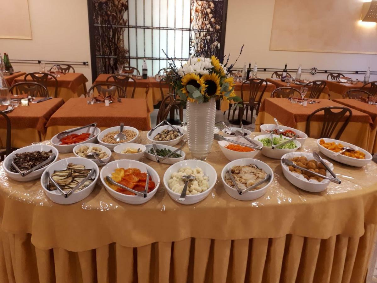 סלסומאג'יורה טרמה Albergo Vittoria מראה חיצוני תמונה
